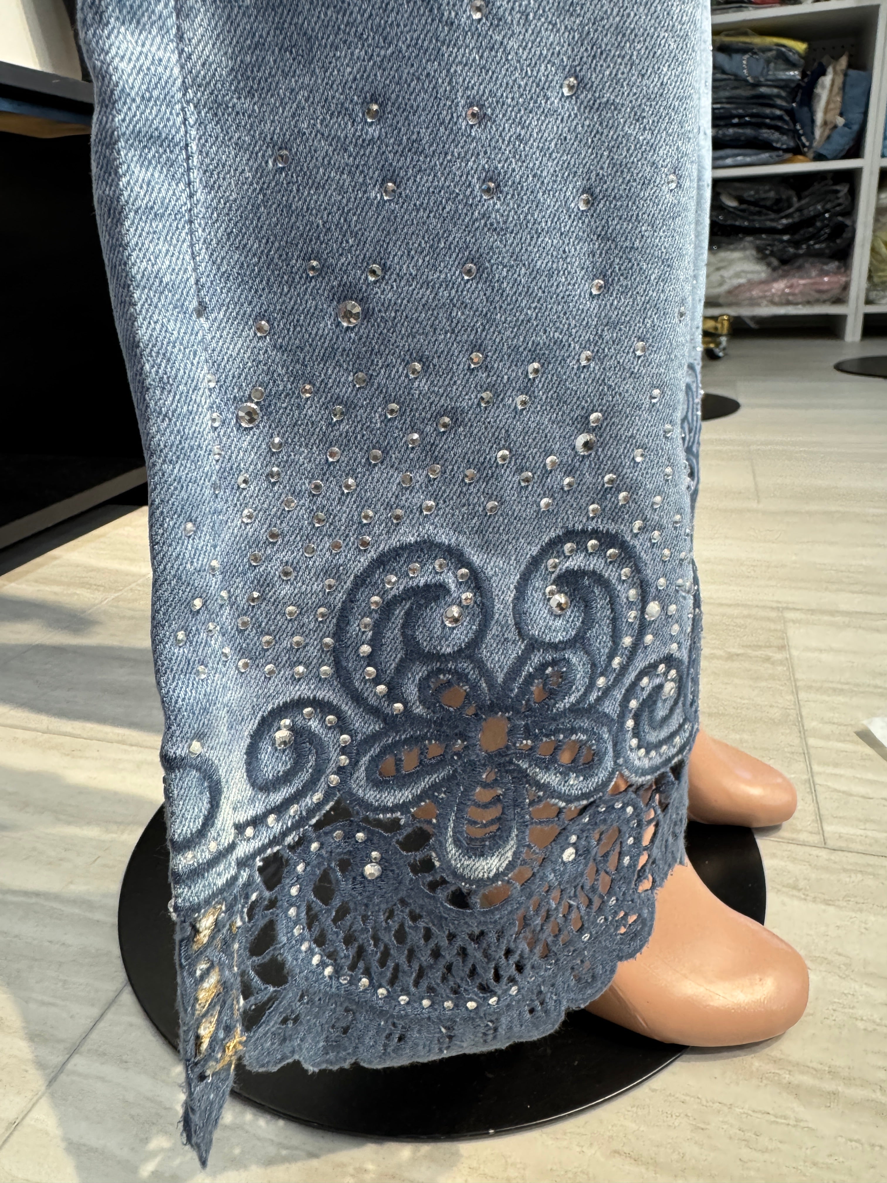 S0541 Crystal Bloom Hem Jeans