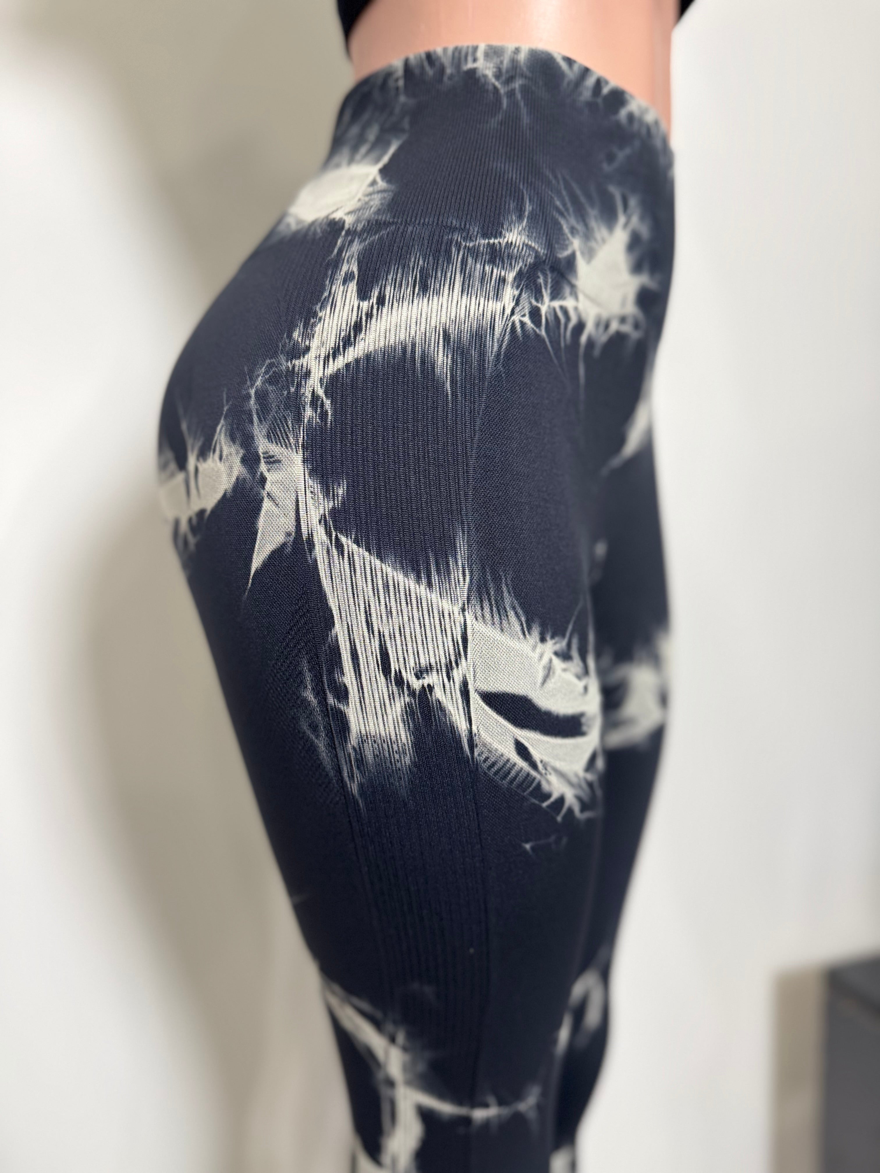 B384 3 Colors Thunderstrike Tie-Dye Leggings with Butt Liftting