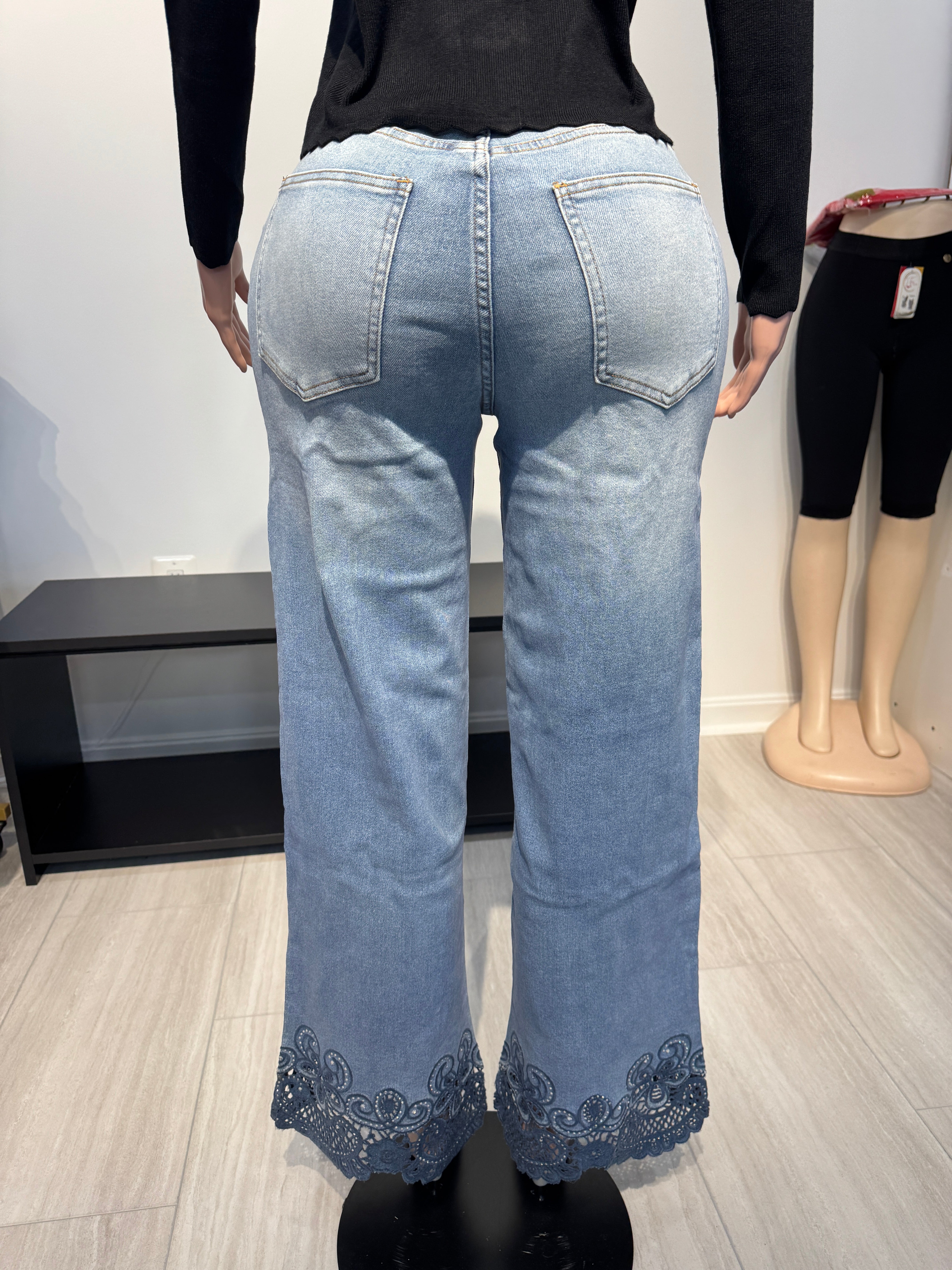 S0541 Crystal Bloom Hem Jeans