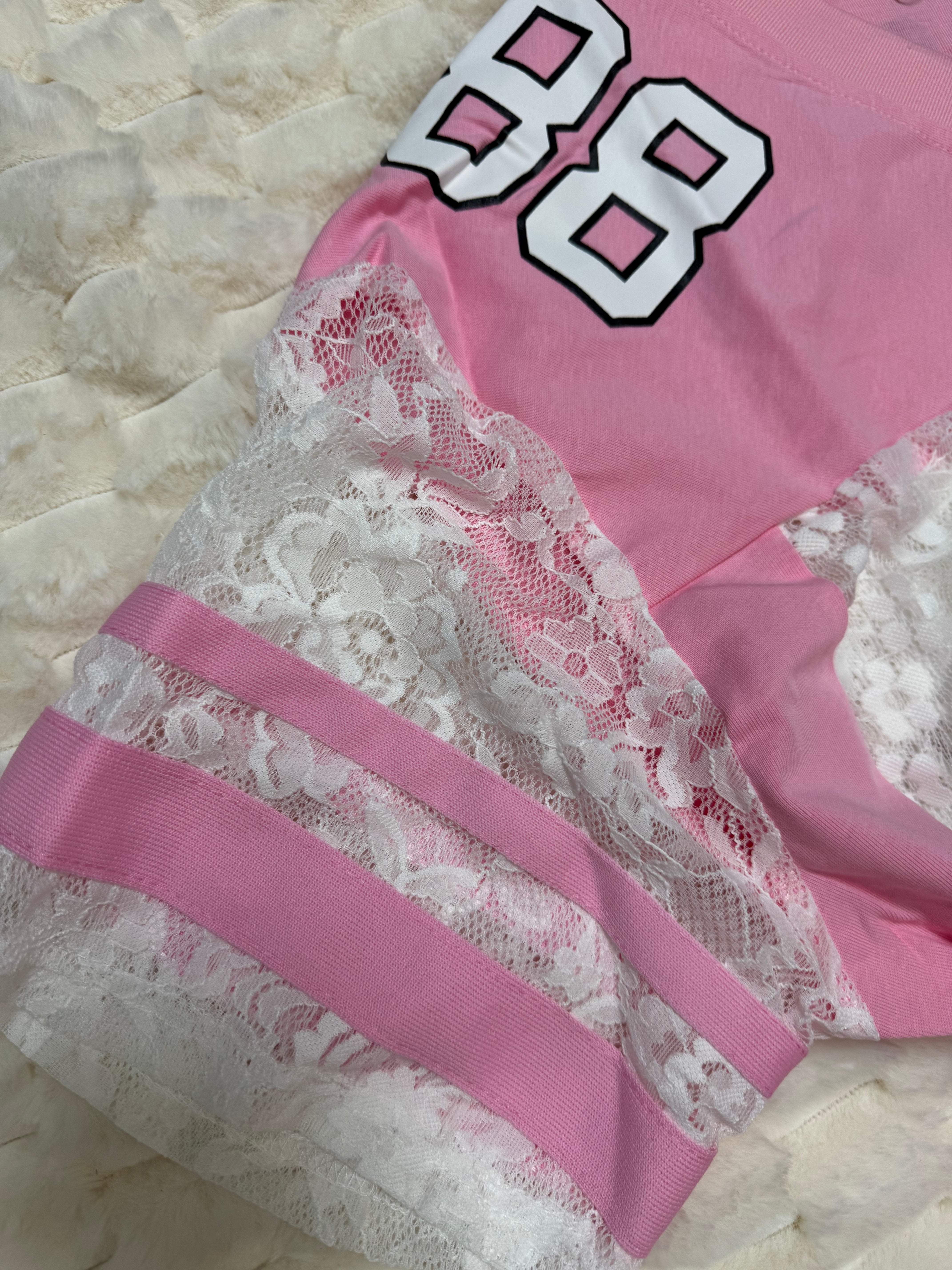 Touchdown lace varisity tee