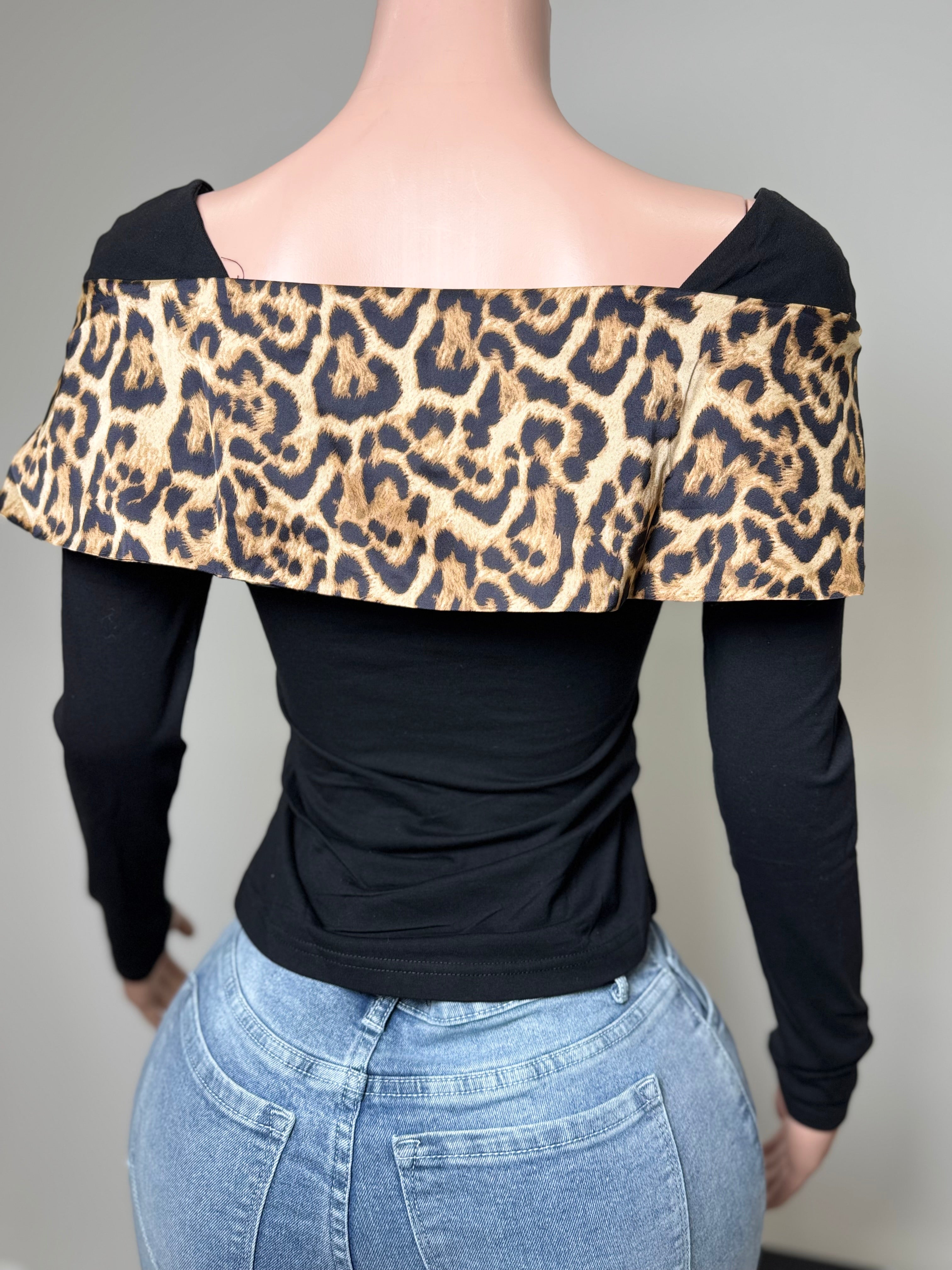 JJ10187 Wild Kiss Off-Shoulder Top