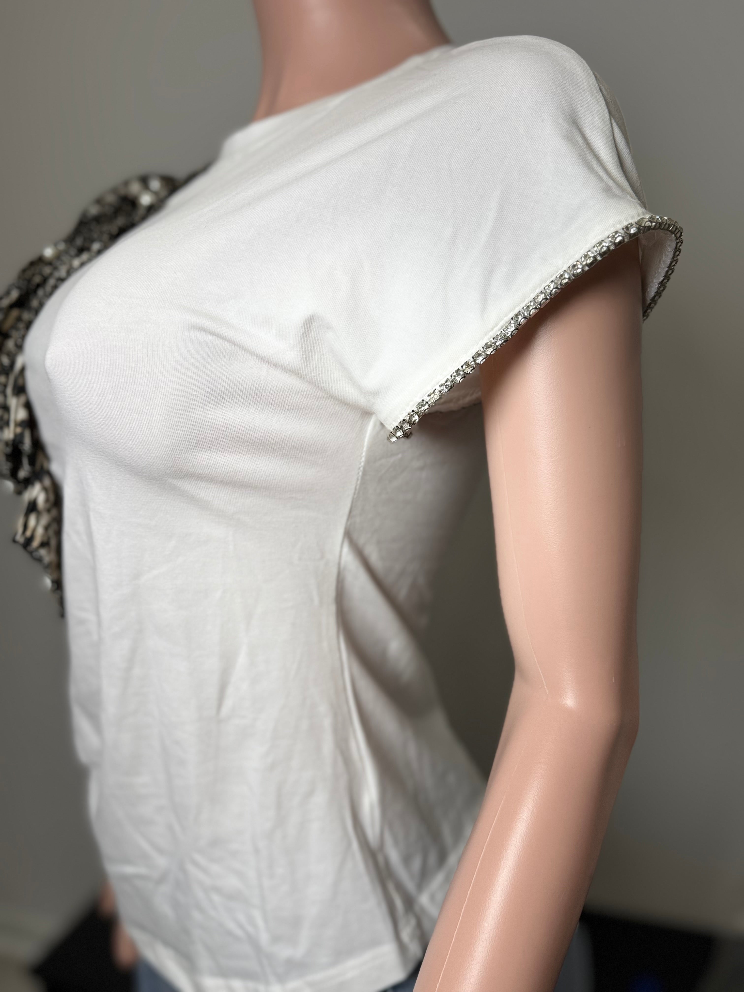 JJ3997-1 Wild Flair Statement Tee