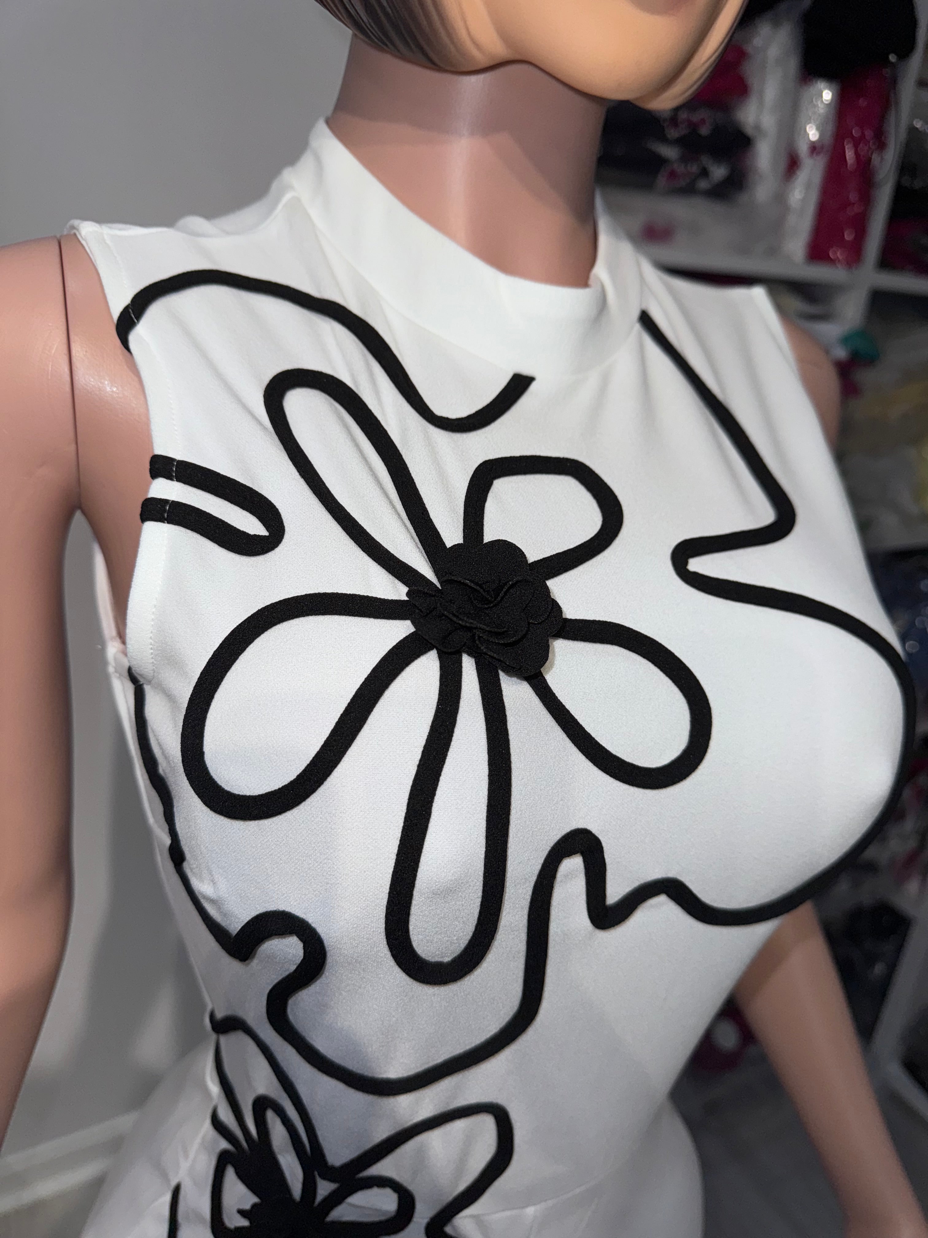 JP23737 Jumpsuit with floral design