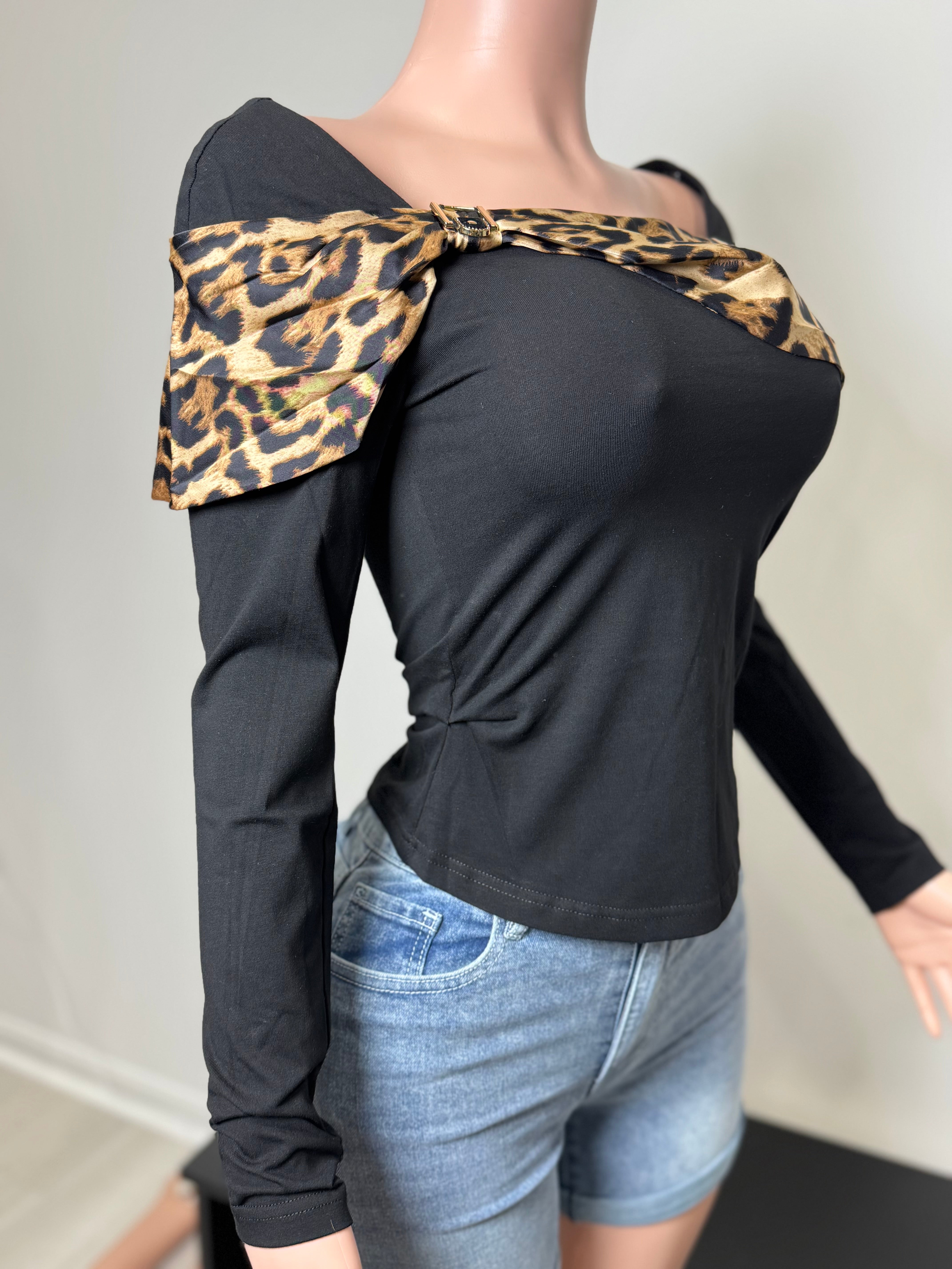 JJ10187 Wild Kiss Off-Shoulder Top