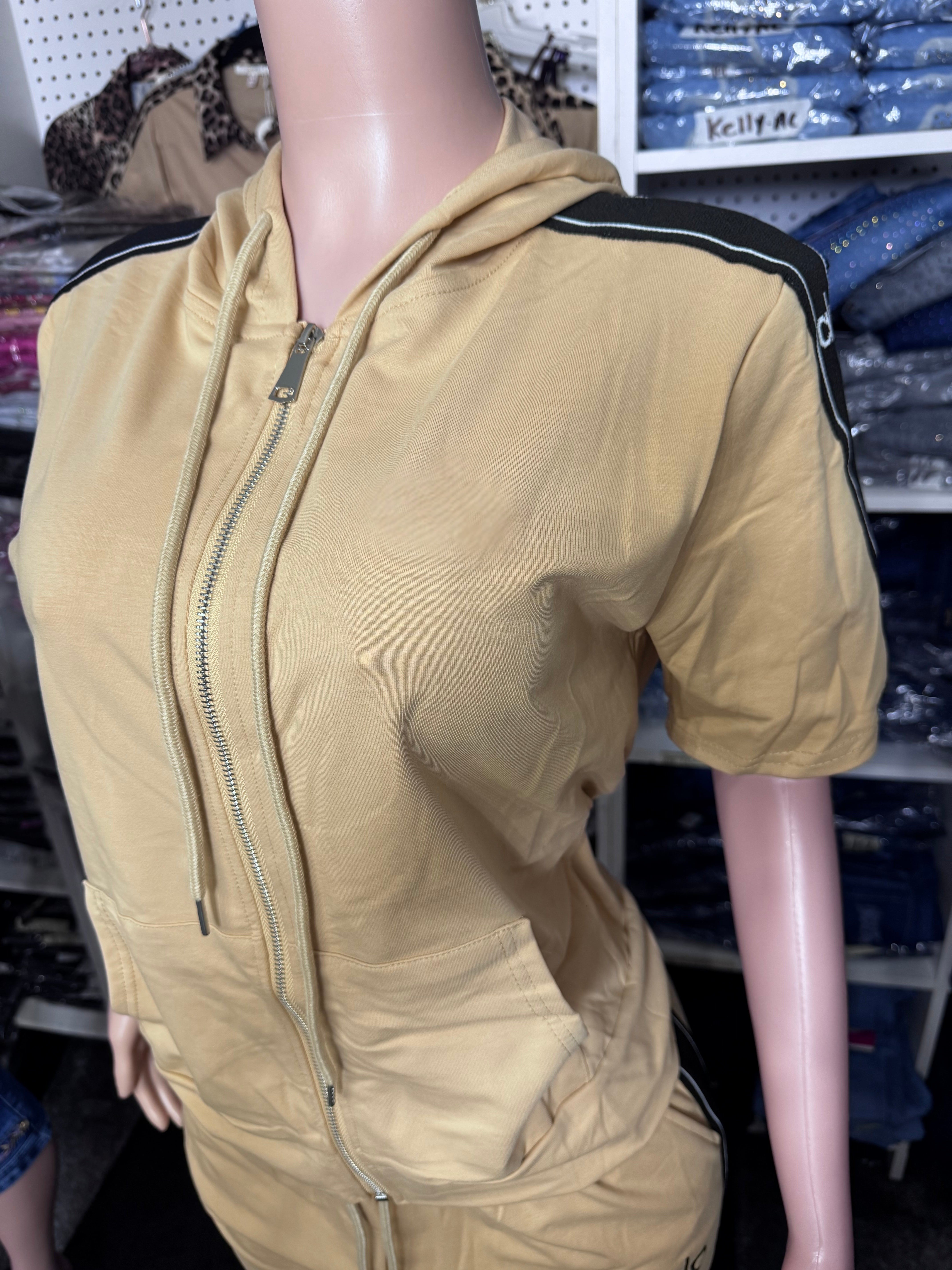 20004 2 Piece Sports Set with Embroidery Alondra Short Sleeve Zip Up OneSize (S-M-L)