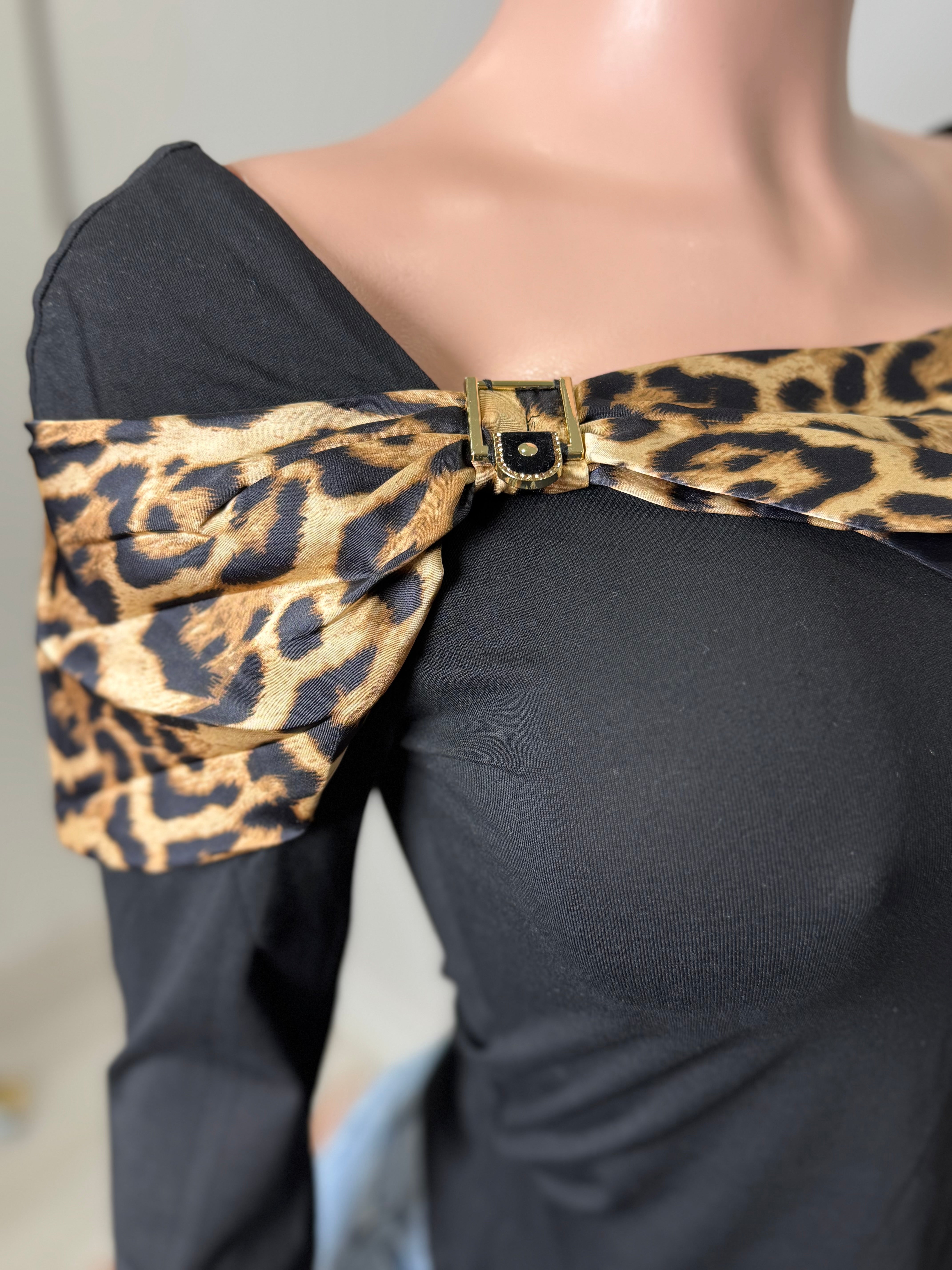 JJ10187 Wild Kiss Off-Shoulder Top