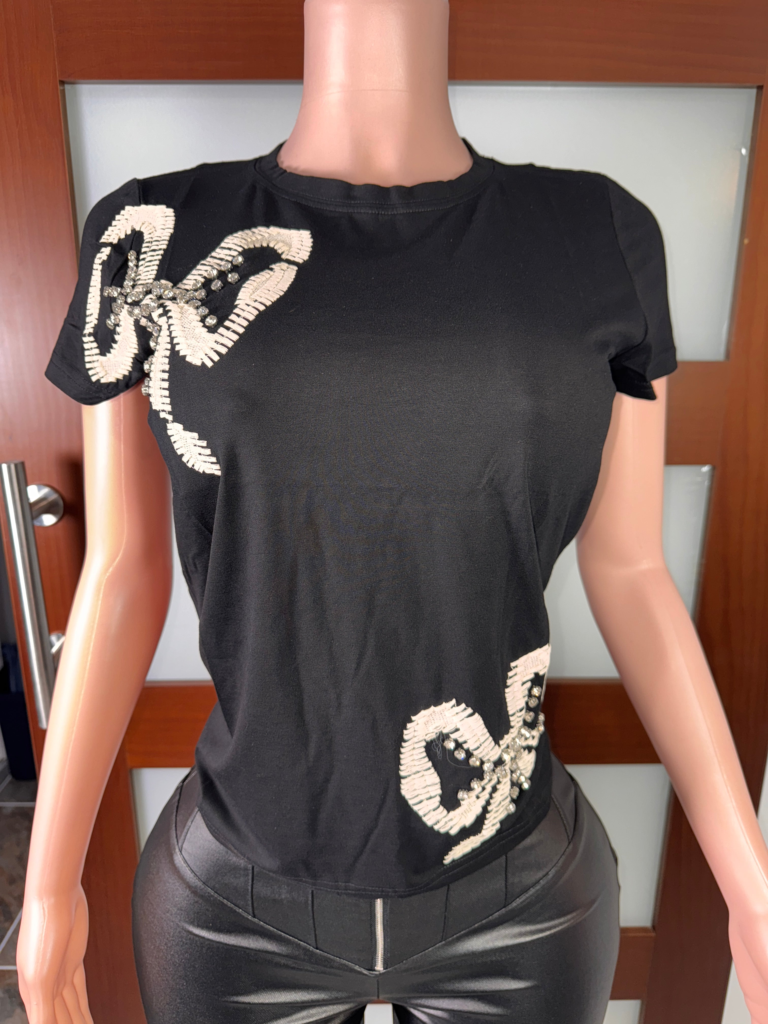 1627 Pearl Bow Elegance Tee