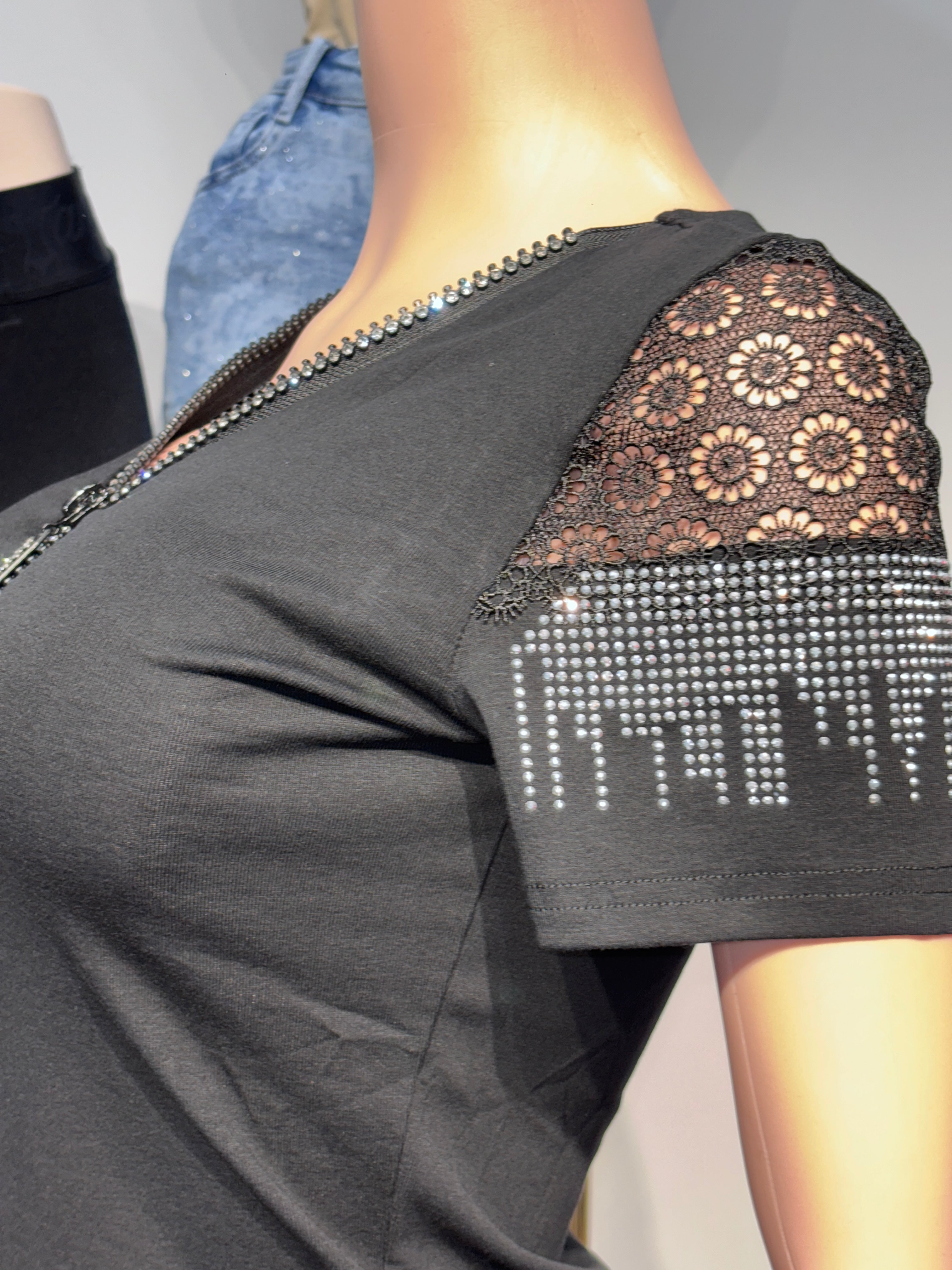 1155 Fierce Detail 1/4 Zip Tee