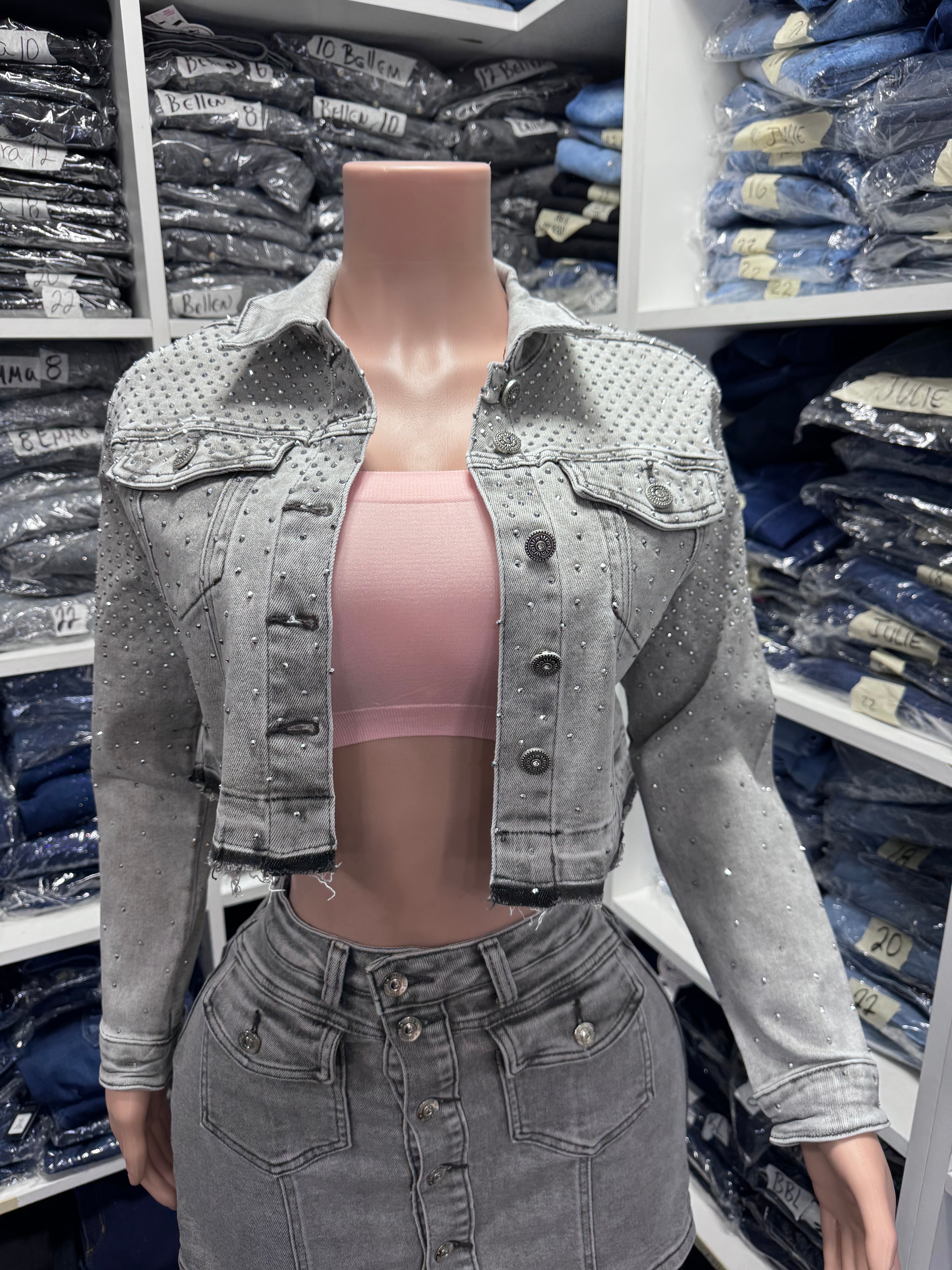 3026 Jean Jacket color gris con piedras color gris