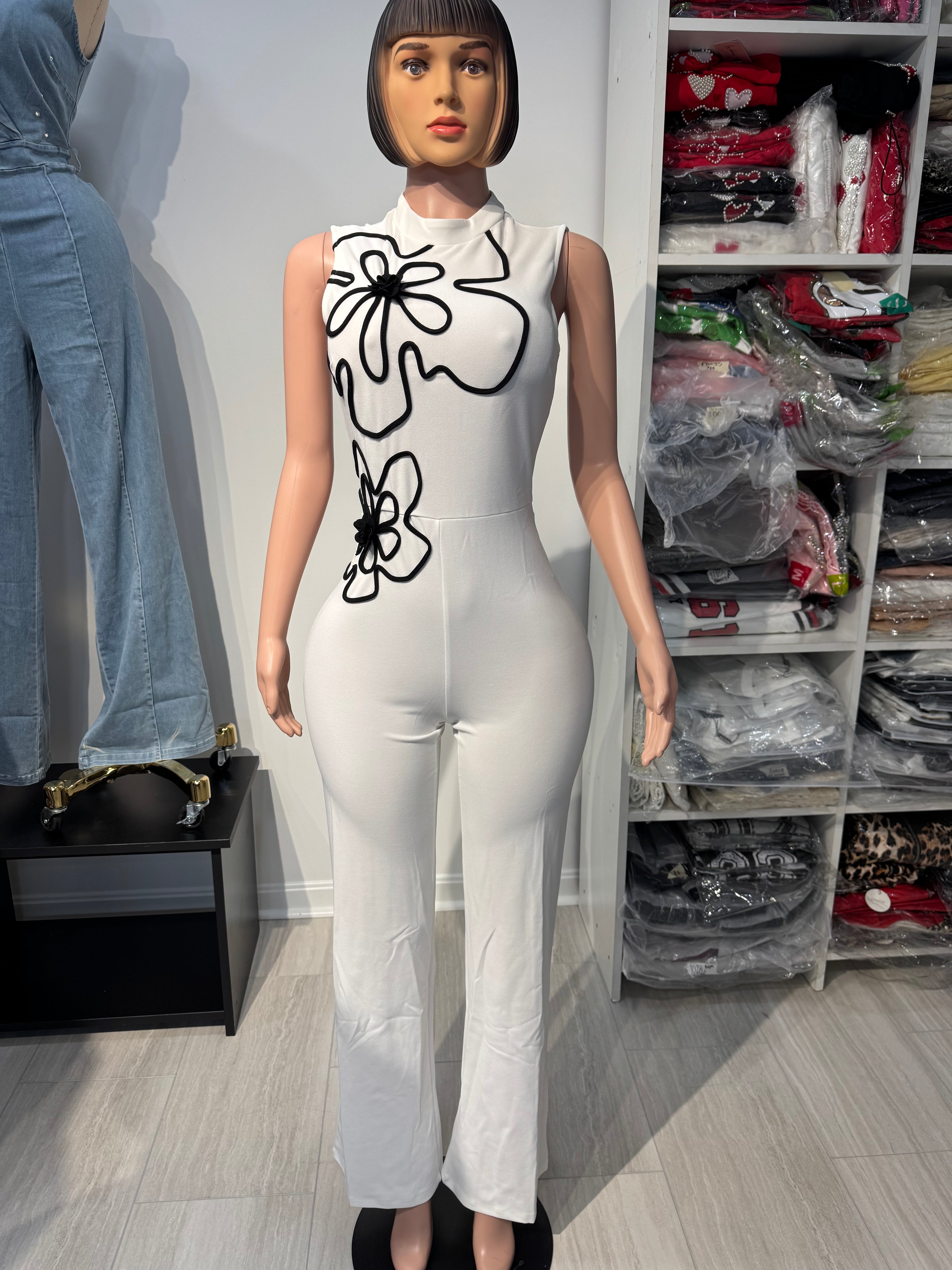 JP23737 Jumpsuit with floral design