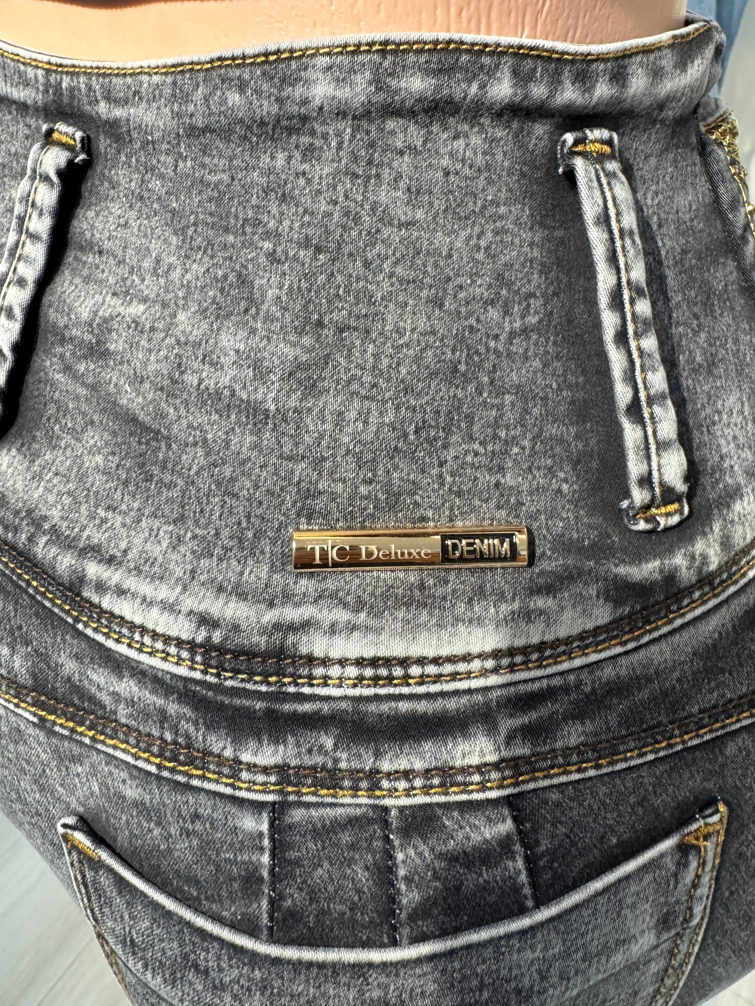 Brenda Colombian Jean with internal girdle style Lipo 360 Embroidery