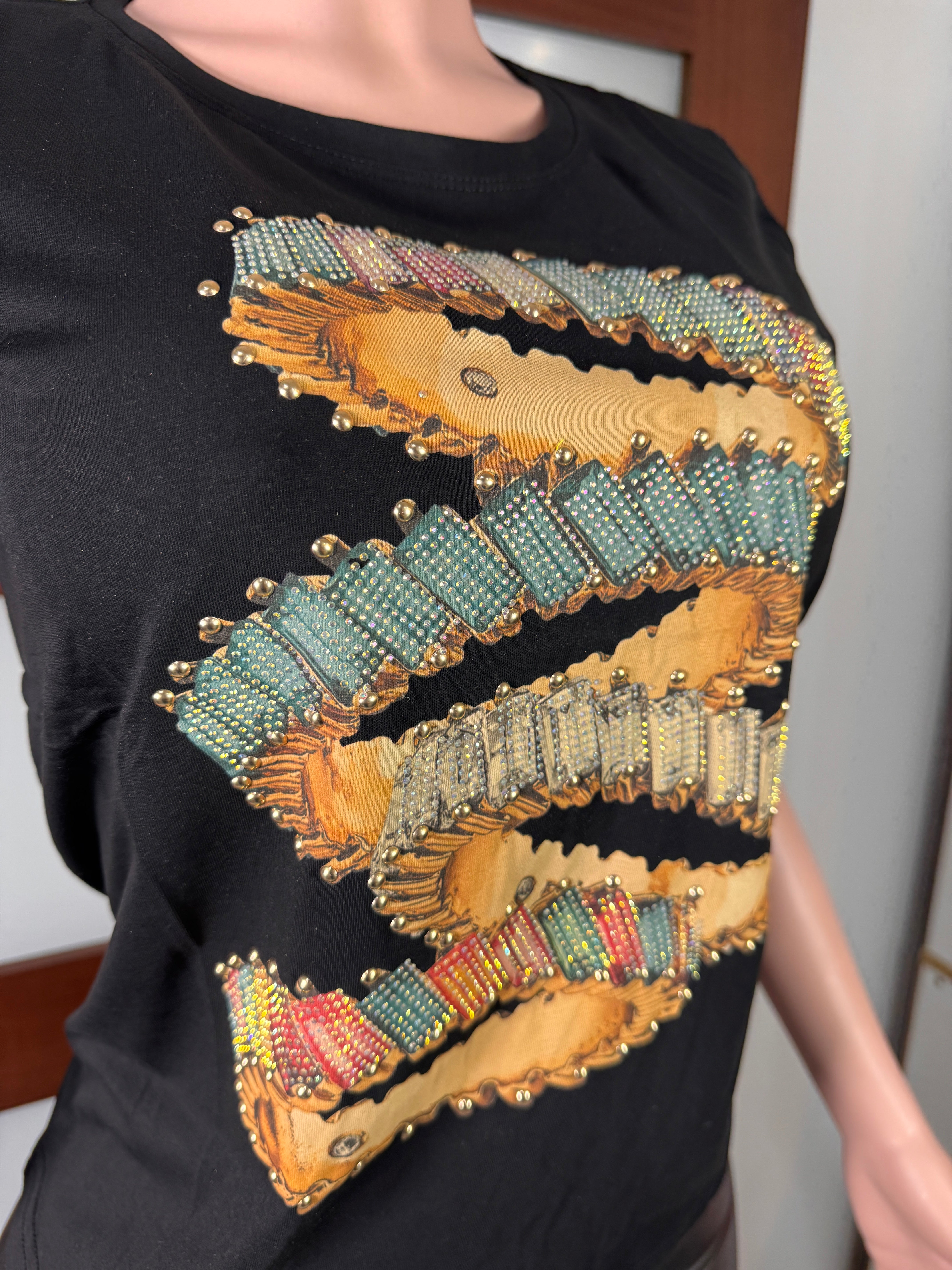 88302 Golden Links Luxe Tee