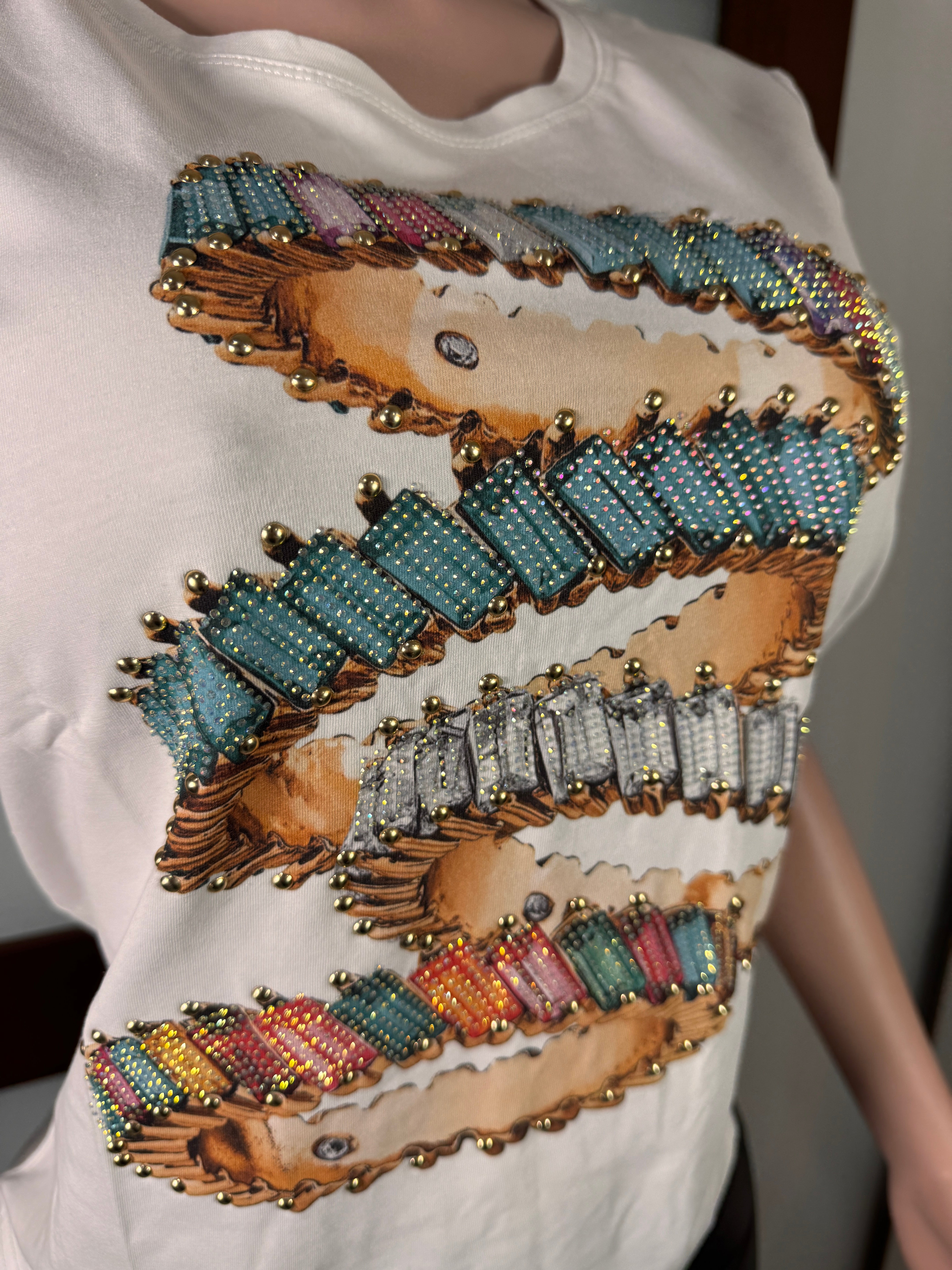 88302 Golden Links Luxe Tee