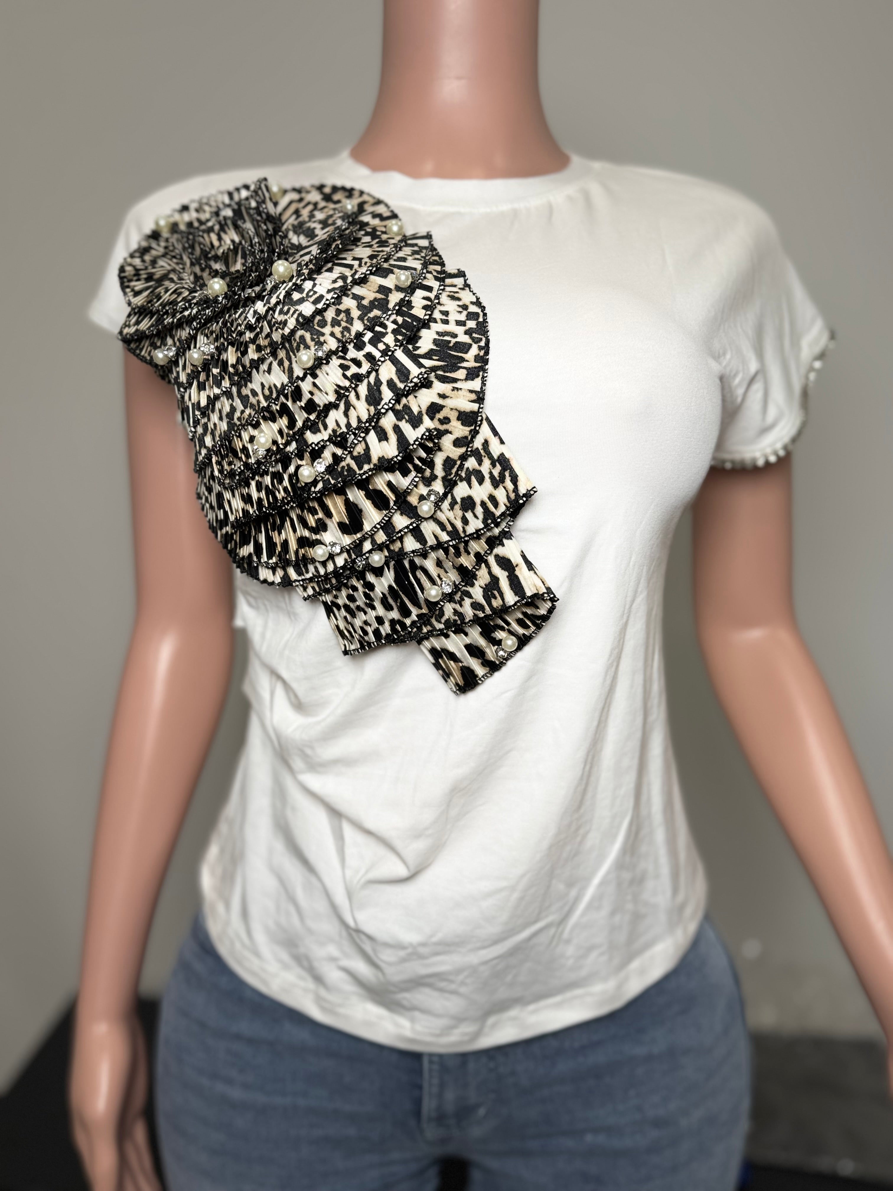 JJ3997-1 Wild Flair Statement Tee