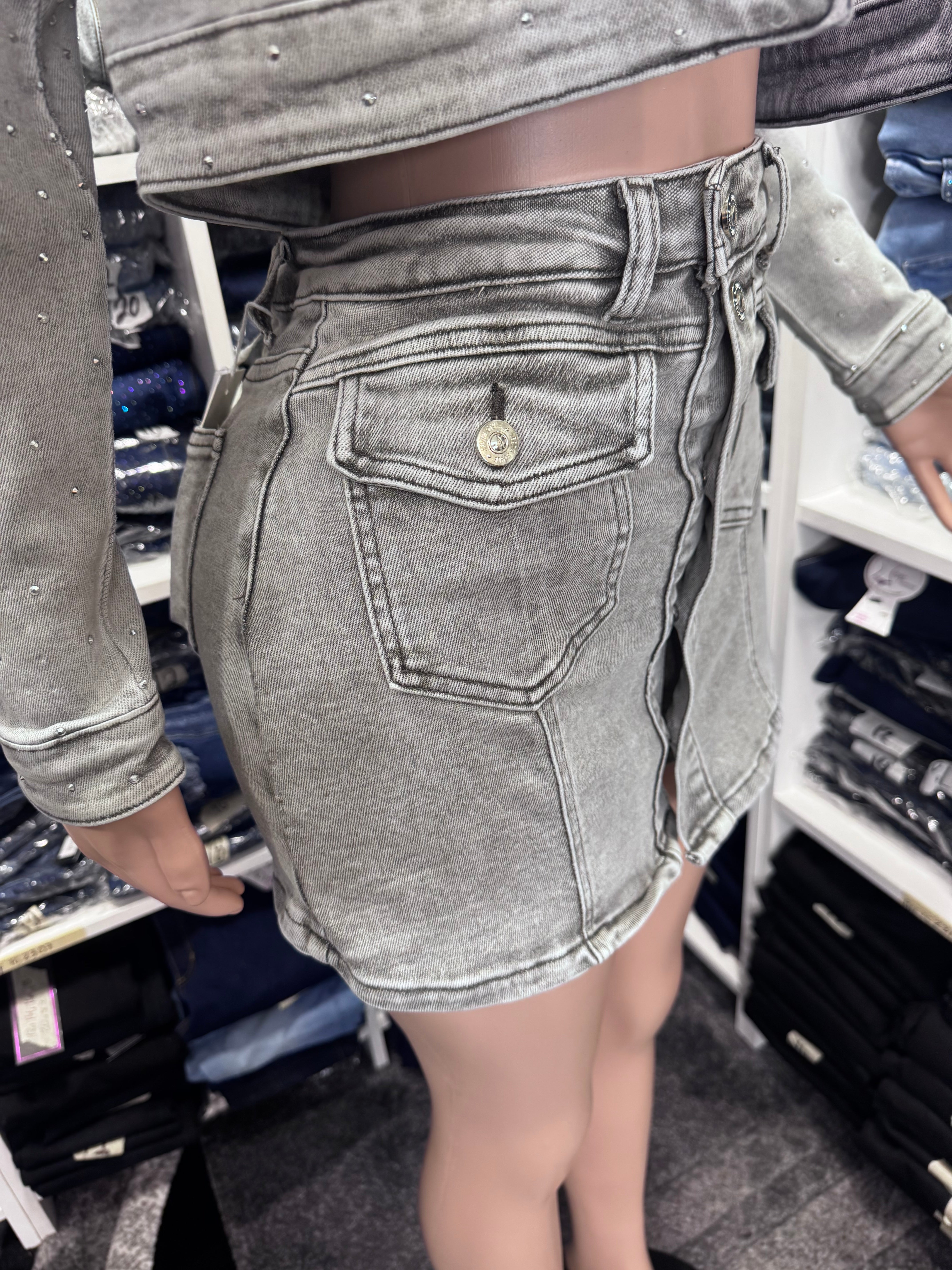 3031 Falda Jean short color gris estilo cargo