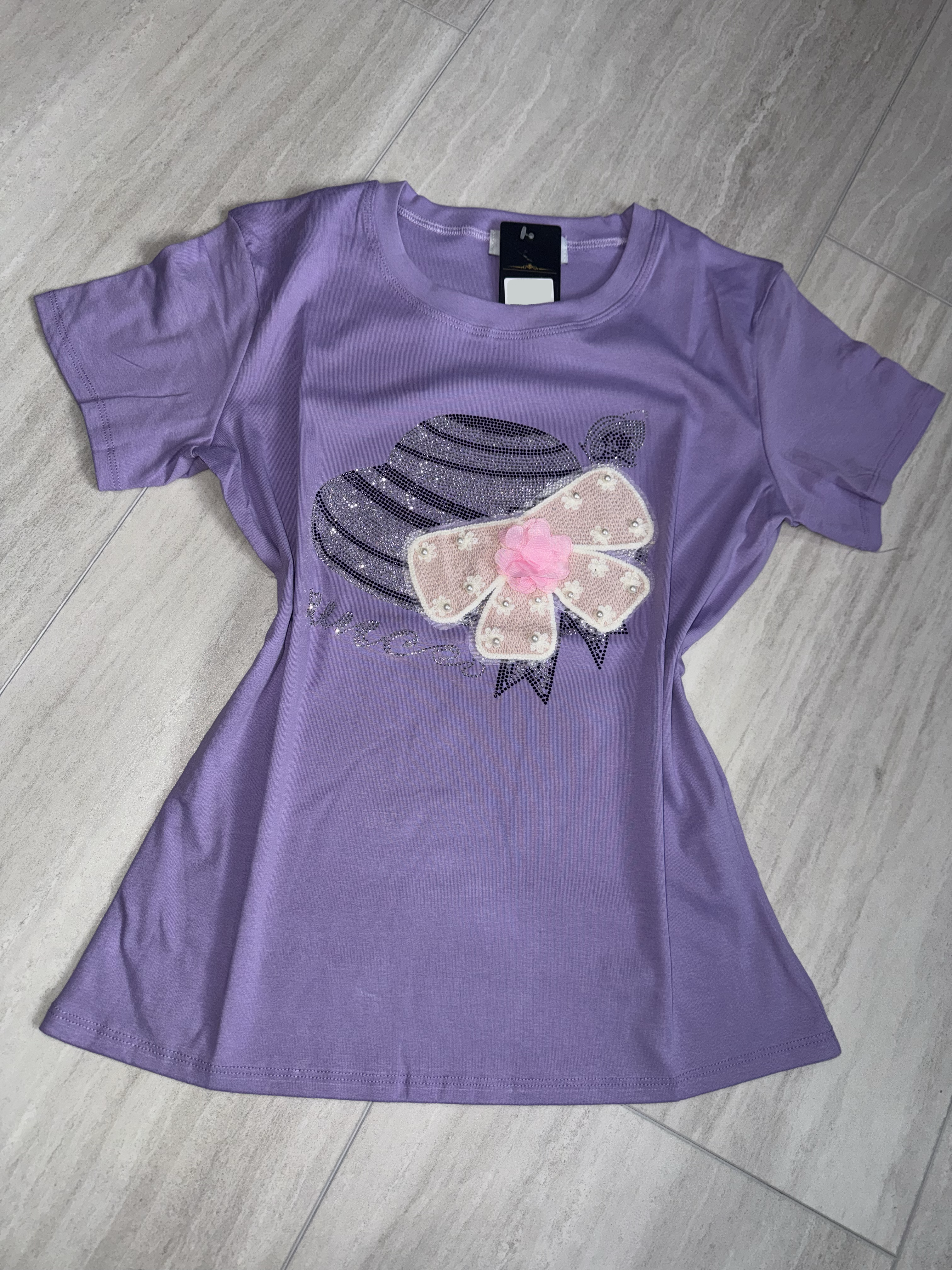 22099 Bow & Chic Hat Tee